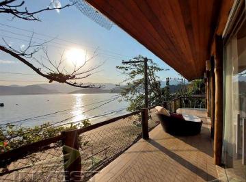 Imagem do Imóvel · Ubatuba, Almada, Casa de frente ao mar com, pe na areia.