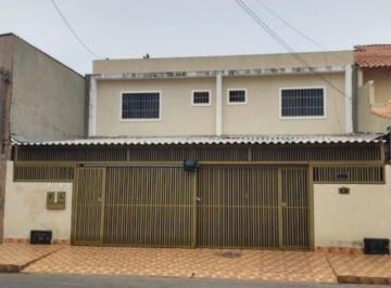 Casa de 4 quartos, Taguatinga · QS 08 AREAL CASA 04 QUARTOS REFORMADA ACEITA FINANCIAMENTO