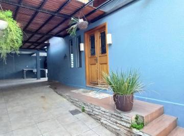 Foto 01 · Vendo uma casa lindinha toda reformada no centro da cidade, 2 suítes mais 1 dormitório e mais de 3 v