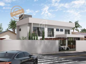 Casa de 4 quartos, Balneário Piçarras · JD1074 - Sobrado de Esquina com Piscina em Balneário Piçarras/SC