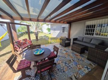 Casa · 264m² · 5 Quartos · 2 Vagas · Casa em Atlântida totalmente reformada