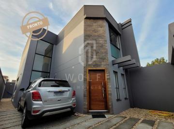 Casa de 3 quartos, Balneário Piçarras · JD1077 - Sobrado Geminado com um Amplo Espaço de Fundos em Balneário Piçarras/SC