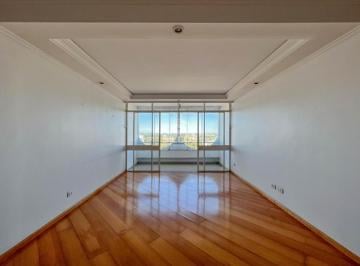 5559_iA8F26J2ER9eEHma_55596463bf3e8de39.jpg · Apartamento para alugar com 3 quartos no Cabral em Curitiba