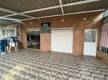 Comercial de 2 quartos, Santa Maria · Vendo 2 lojas e uma casa nos fundos. Ótimo para investidores