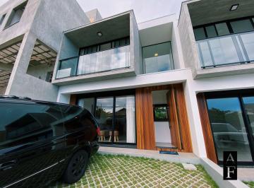 Casa · 126m² · 2 Quartos · 2 Vagas · Casa para alugar no bairro Ferraz - Garopaba/SC