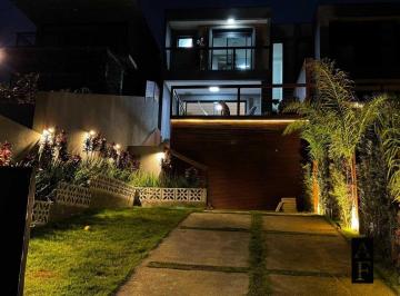 Casa · 105m² · 3 Quartos · Casa à venda no bairro Ambrósio - Garopaba/SC