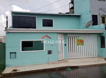 Casa · 250m² · 4 Quartos · 3 Vagas · Sobrado em Quadra Quadra 104 Conjunto 4 - Recanto das Emas - Brasília/DF
