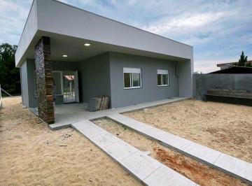 Casa · 100m² · 2 Quartos · 1 Vaga · CASA NA BELATORRES EM PASSO DE TORRES SC