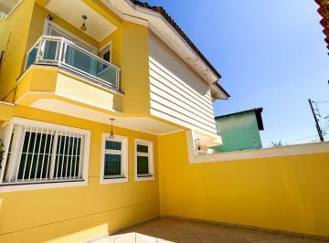Casa de 3 quartos, Guarulhos · Sobrado Encantador de 03 Dormitórios e 03 Vagas | Santa Mena, Guarulhos