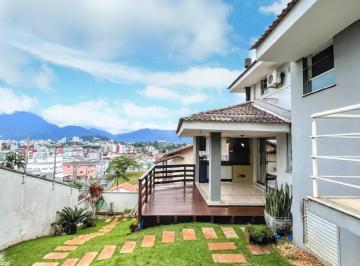 Casa · 265m² · 4 Quartos · 2 Vagas · Casa à venda em Jaraguá do Sul (Amizade) – 4 dorms, 2 suítes, 264,70 m²