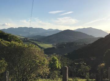 Rural de 5 quartos, Paraisópolis · Sítio com duas casas antigas, riacho com cascata, acesso fácil para SP