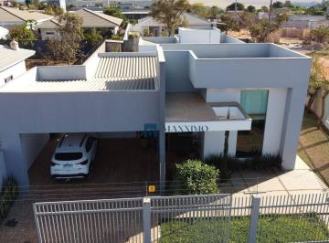 201ba3bcceb63268483934fce370d075015b9349 · Casa de 200m², 3 qts, 1 suíte, Condomínio Vale das Palmeiras - Setor Habitacional Tororó (Jardim Bot