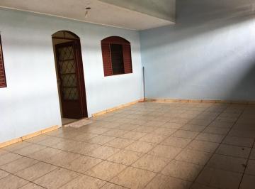 Casa de 3 quartos, Santa Maria · QR206 - Santa Maria - Casa padrão três quartos, uma suíte, com laje!