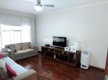 Casa · 160m² · 4 Quartos · 2 Vagas · Ótimo Sobrado no Jardim Aeroporto