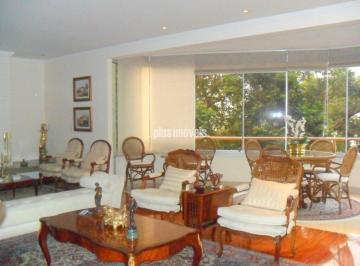 Apartamento · 186m² · 4 Quartos · 4 Vagas · Amplo e com estação de metrô na esquina!