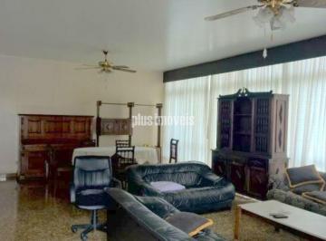 Casa · 340m² · 4 Quartos · 4 Vagas · Sobrado de esquina bem localizado