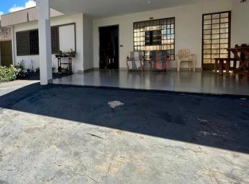 fac5b27e0d9242e18adea68ed3e0ad06.jpg · Casa para Venda em Uberlândia/MG - 4 Dorm. 160 m2 Área Útil