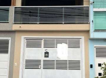 Casa · 120m² · 2 Quartos · 2 Vagas · LINDO SOBRADO COM CHURRASQUEIRA À VENDA!!!