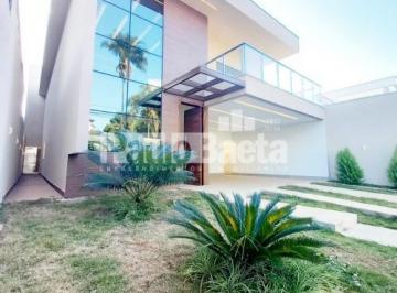 Casa de 4 quartos, Vicente Pires · Casa 4 Quartos-1 Suíte Master-3 Suítes-380m²-Vicente Pires 