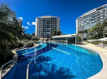 Apartamento · 236m² · 4 Quartos · 3 Vagas · Alugo Santa Mônica Jardins Club Barra da Tijuca 233m² 4 Suítes Salão Varandão Dependência 3 Vagas