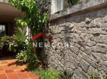Casa · 200m² · 4 Quartos · 2 Vagas · Casa em Rua Oswaldo Cruz - Boqueirão - Santos/SP