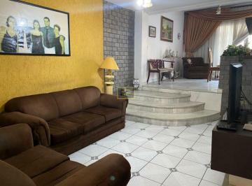 Casa · 243m² · 4 Quartos · 5 Vagas · Sobrado comercial para venda no centro de Taboão da Serra