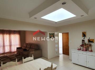 Casa · 350m² · 4 Quartos · 5 Vagas · Casa em Rua Doutor Júlio Prestes - Alto - Botucatu/SP