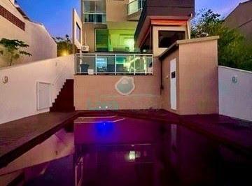 Casa · 280m² · 3 Quartos · 2 Vagas · Casa Triplex em Jardim Guanabara - Macaé, RJ