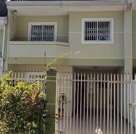 Casa de 5 quartos, Curitiba · Sobrado Triplex, 05 quartos, 156m2, bairro Guabirotuba