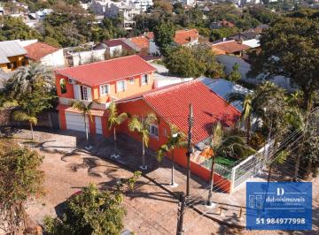 Casa · 4 Quartos · 4 Vagas · Excelente oportunidade para morar e investir! Casa 100% mobiliada com garagem para 4 carros!
