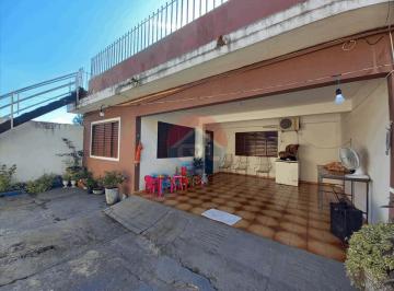 Casa · 218m² · 6 Quartos · 2 Vagas · Ótima Residência