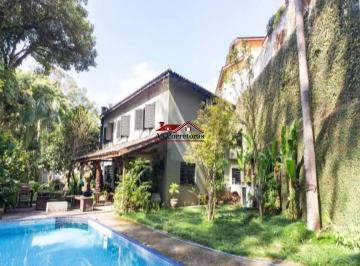 Foto 01 · Excelente casa à venda no Parque dos Príncipes, em uma rua super arborizada que proporciona um ambie