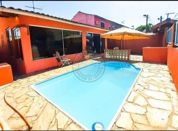 Casa · 268m² · 5 Quartos · 3 Vagas · Casa no centro de Maricá