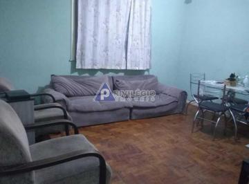 02 Quartos- Santa Teresa · Em Santa Teresa, excelente apartamento com sala ampla e 2 quartos. Tem área externa com churrasqueir