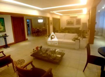 Apartamento · 238m² · 4 Quartos · 1 Vaga · Aires Saldanha 4 Quartos (Sendo 2 Suítes), Totalmente Reformado, 238m², Vaga.