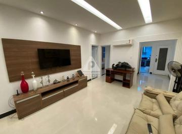 Apartamento · 110m² · 3 Quartos · 1 Vaga · Apartamento Reformado no coração de Copacabana com vaga na escritura