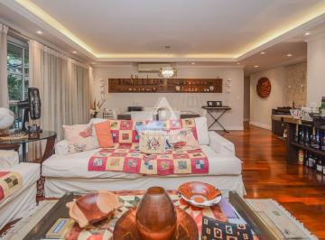 sala · Apartamento de luxo reformado com 4 quartos - 2 suítes - 2 vagas no Humaitá
