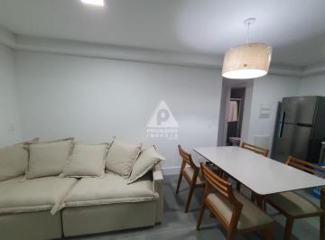 Apartamento · 68m² · 2 Quartos · 1 Vaga · Em Copacabana: Maravilhoso apartamento de 2 quartos, com varandão e 1 vaga na escritura.