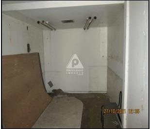 Comercial · 115m² · Conjunto de 04 salas comerciais, em Copacabana.