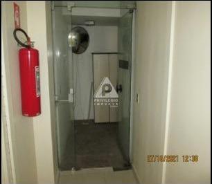 Comercial · 115m² · Conjunto de 04 salas comerciais, em Copacabana.