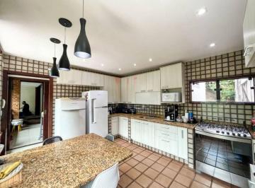 Casa de 4 quartos, Niterói · Casa de alto padrão em Piratininga com 4 quartos