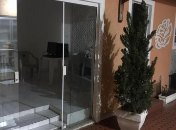 Vista do salão de festas ou Edícula · Casa Térrea Guarulhos com Edícula, 4 vagas, ótimo preço