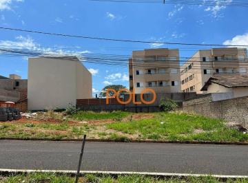 3235cde2db66fc43dd61199089bb04b311e189f7 · Terreno à venda no Bairro Bosque dos Buritis em Uberlândia