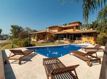 9238_i8B0R369911px7HT6l_923863ea87f2897be_zVlOThjOTFjYmE3_o_wm.jpg · Casa de Fazenda em Madeira de Lei e 5 Suites com Horizonte e Pôr do Sol