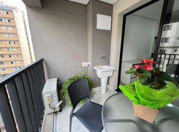 Apartamento de 1 quarto, São Paulo · Apartamento com um quarto, 1 vaga, Alves Guimarães, há 2 minutos do metrô