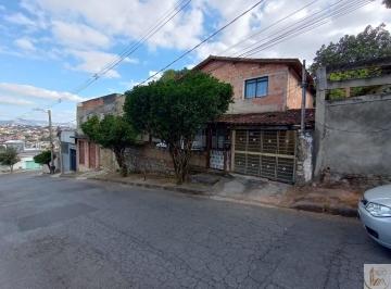 Foto 04 · 3 CASAS + 1 LOJA COM 2 PORTAS DE AÇO + QUINTAL, LOTE DE 463 M2 - BAIRRO JULIANA - DISPONÍVEL PARA VE
