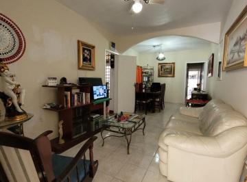 Casa · 107m² · 2 Quartos · 2 Vagas · CASA TERREA RESIDÊNCIAL /COMERCIAL PRÓXIMO A AV. WASHINGTON LUIS.
