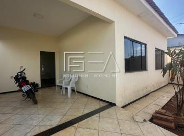 Casa · 303m² · 4 Quartos · 3 Vagas · CASA DE ESQUINA PARA LOCAÇÃO EM FORMOSA-GO | 3 SUÍTES, ESCRITÓRIO E 2 GARAGENS