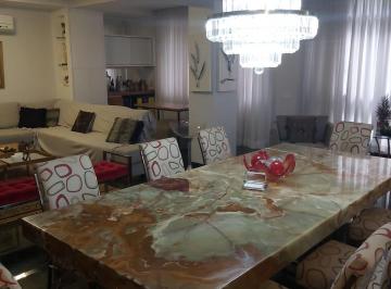 Apartamento de 3 quartos, Rio de Janeiro · Apartamento reformado, 3 quartos sendo 2 suítes, com vaga em Copacabana