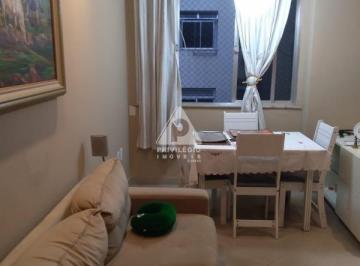 Apartamento · 66m² · 2 Quartos · Apto reformado, piso frio (porcelanato), vista livre, fundos, fiação para NET embutida, 2qts, cozinh